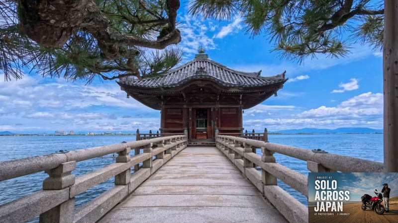 Ukimido floating hall at Mangetsu-ji extending over Lake Biwa in Shiga